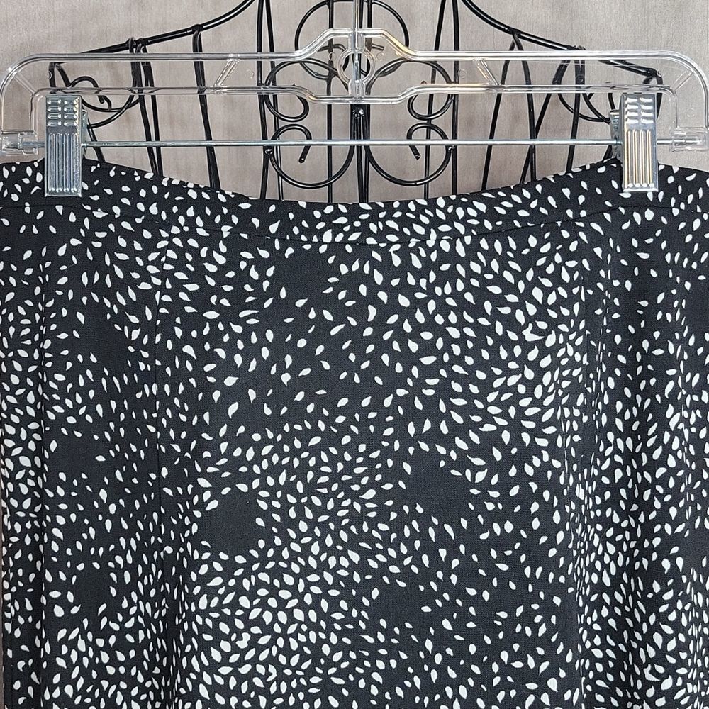 LIZ CLAIBORNE Black and White Stretch A Line Skirt Medium - Picture 2 of 5